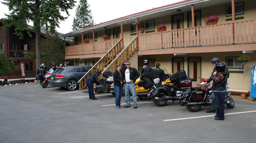Motel Bo Radium Radium Hot Springs Eksteriør billede