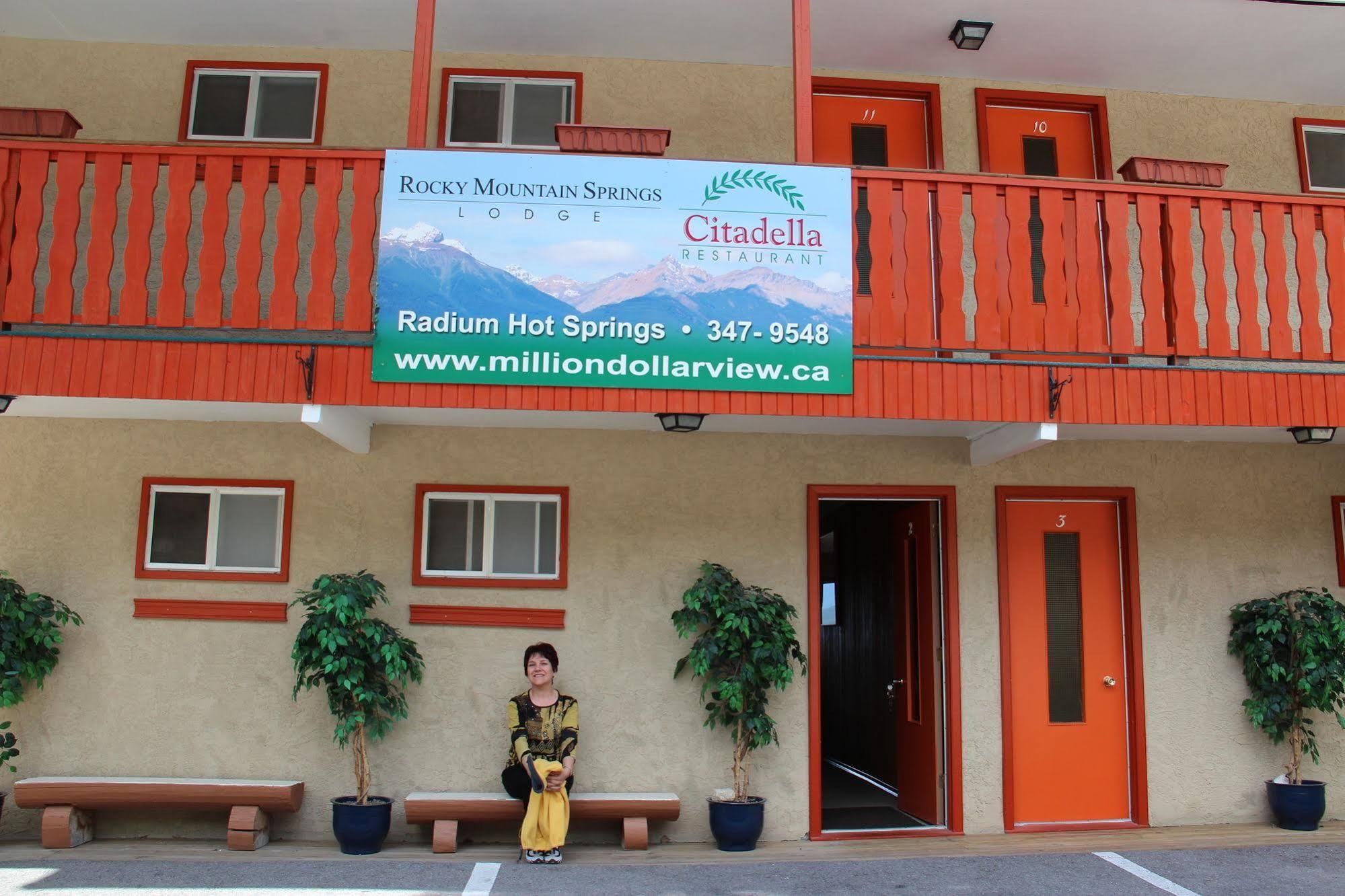 Motel Bo Radium Radium Hot Springs Eksteriør billede